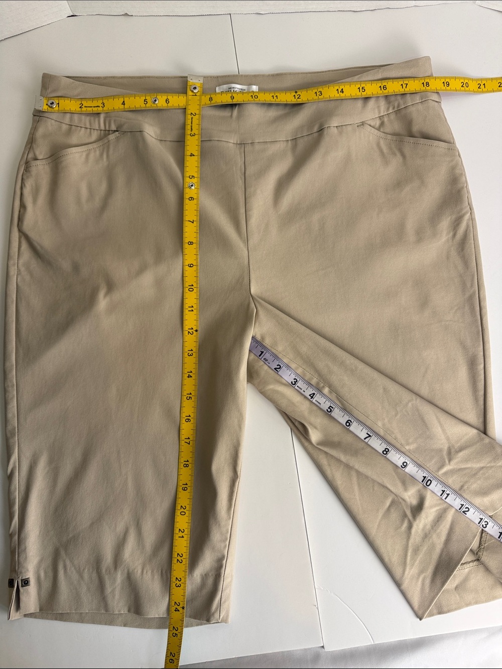 Northern Reflections Women's XL Pull-On Bermuda Shorts Beige Compression Waist - Picture 7 of 10